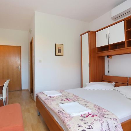 Blato  Apartments By The Sea Zivogosce - Blato, Makarska - 1057 חדר תמונה